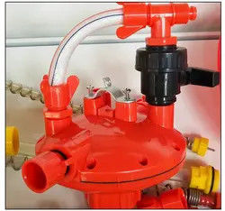 Breeding Pressure Regulating Valve Poultry Drinking Line Parts Yellow