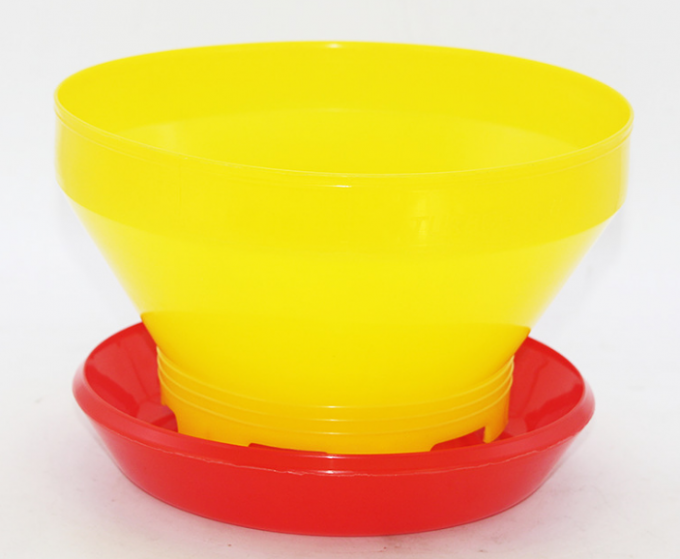 Comedouros e bebedouros automáticos de frango em PP branco 3