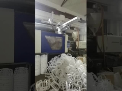 Dispositivo automático do alimentador das aves domésticas com material plástico de alimentação de uma quantidade 1-99g